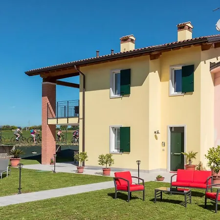 Giuliana Apartament *