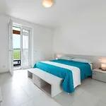Giuliana Apartment