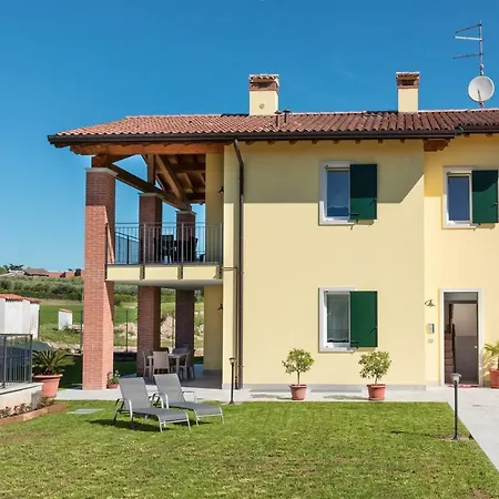 Giuliana Apartment