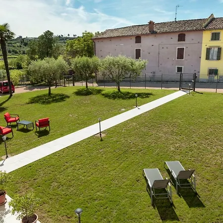 Giuliana Apartment