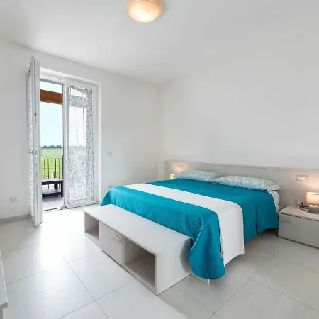 Giuliana Apartment